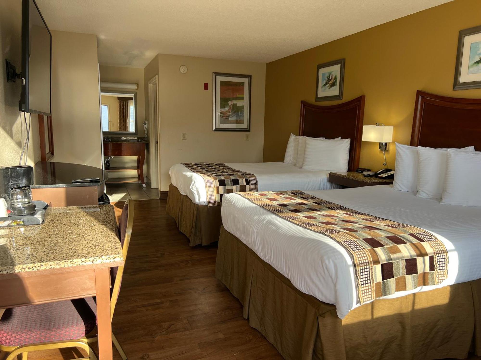 Atkinson Inn & Suites Лъмбъртън Екстериор снимка