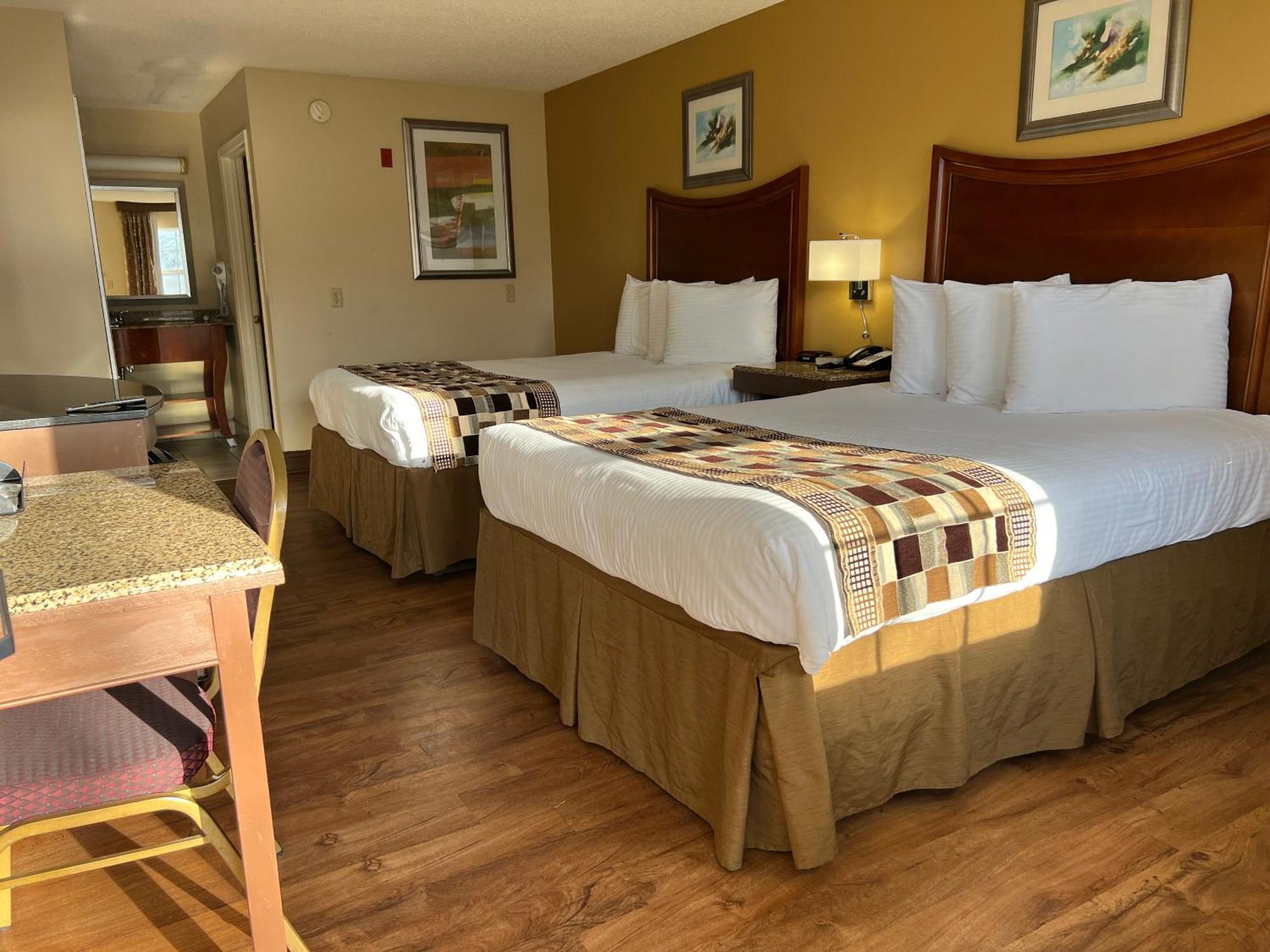 Atkinson Inn & Suites Лъмбъртън Екстериор снимка