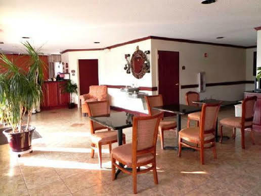 Atkinson Inn & Suites Лъмбъртън Екстериор снимка